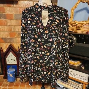 🌴2/$18🌴 Peppermint Black Buttoned Long Sleeve Blouse B1